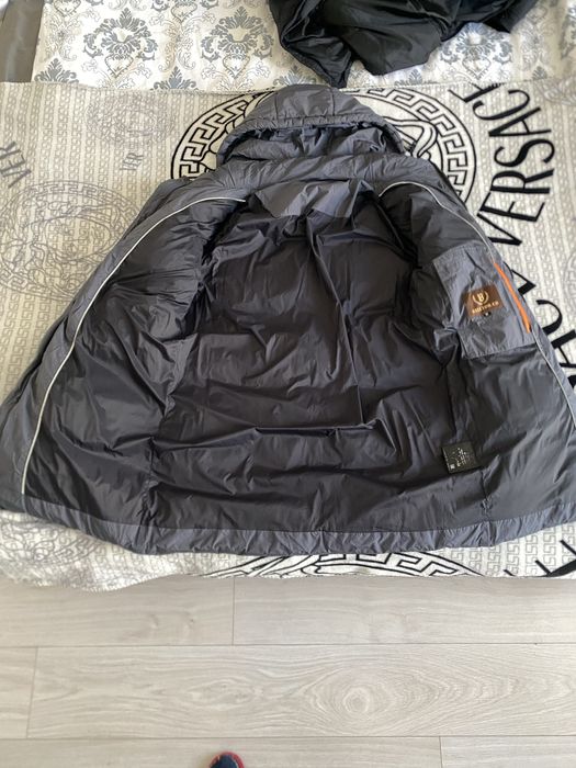 Теплая куртка Л размера Billionco