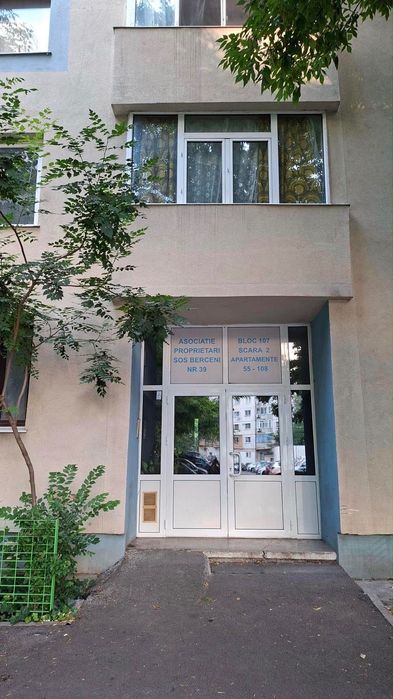 Apartament 2 camere decomandat, 51 mp, Metrou Apărătorii Patriei, Etaj 3, 96.500 € DIRECT PROPRIETAR - NECESITĂ RENOVARE
