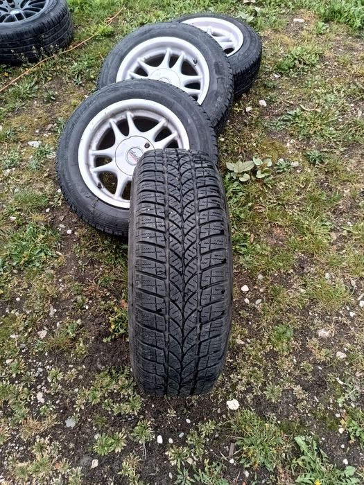 Set anvelope cu genți de aliaj