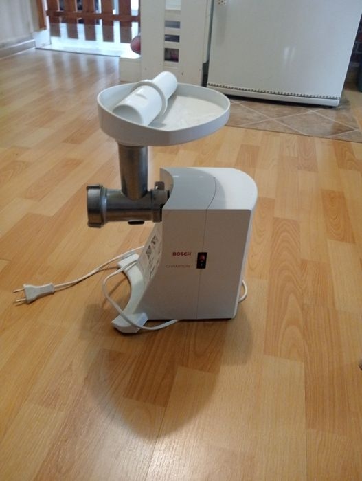 Tocator de carne si legume  bosch