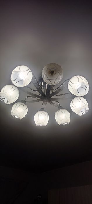 Люстра, 8 рожковая, цоколь стандартный