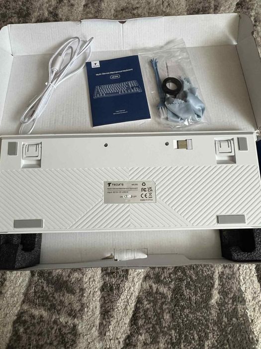 Безжична механична клавиатура.Червени суичове