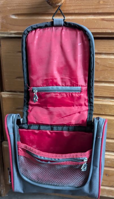 Несесер за пътуване