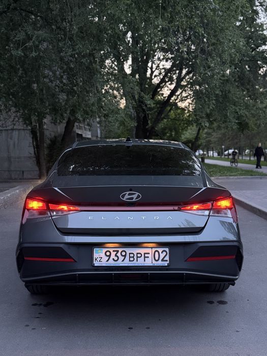 Hyundai Elantra 2025