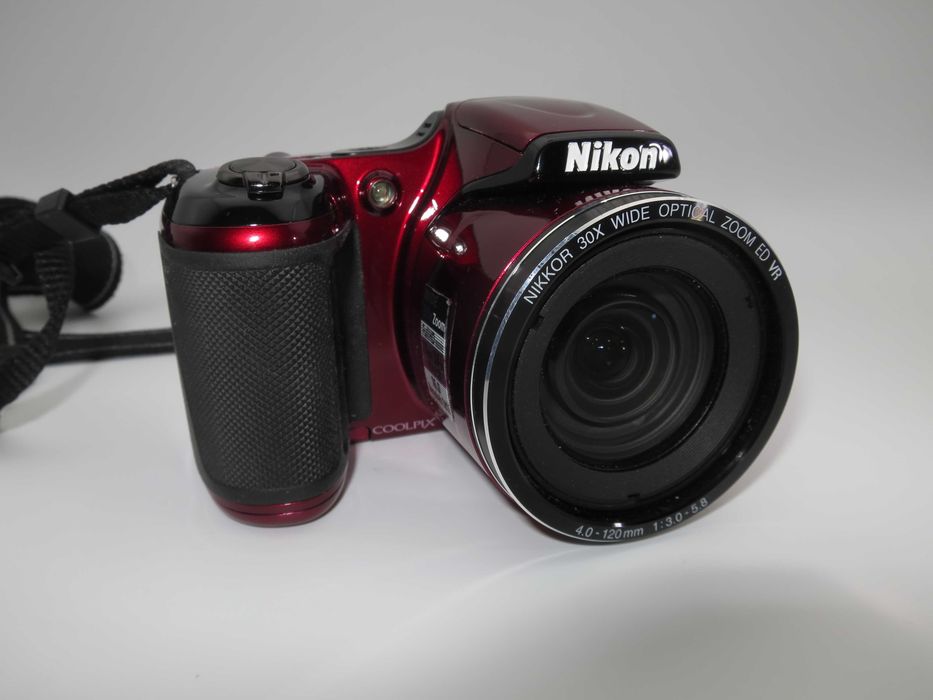 Nikon Coolpix L820 компактен цифров фотоапара с огромен 30х оптичен зум, full-hd видео, дигитална камера, работи отлично и в състояние КАТО НОВА