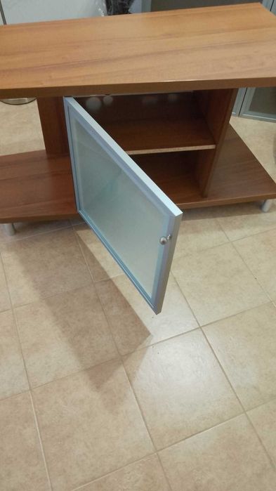 Телевизионен шкаф