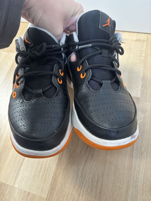 Adidasi Jordan baieti