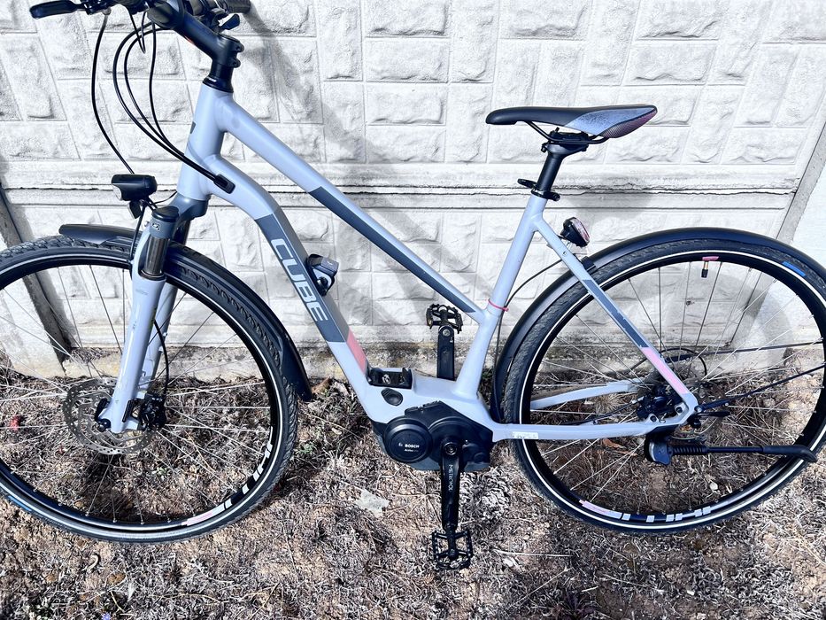 Bicicleta electrica Cube defecta vand sau dezmembrez