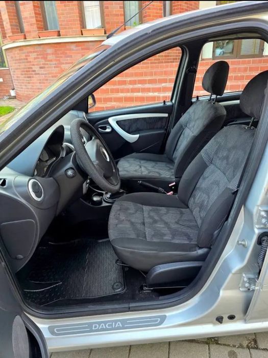 DACIA Logan 2011 — imagine 4
