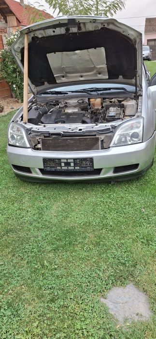 Dezmembrez opel Vectra 2,2 dizel 2004 funcționează. Radiată.