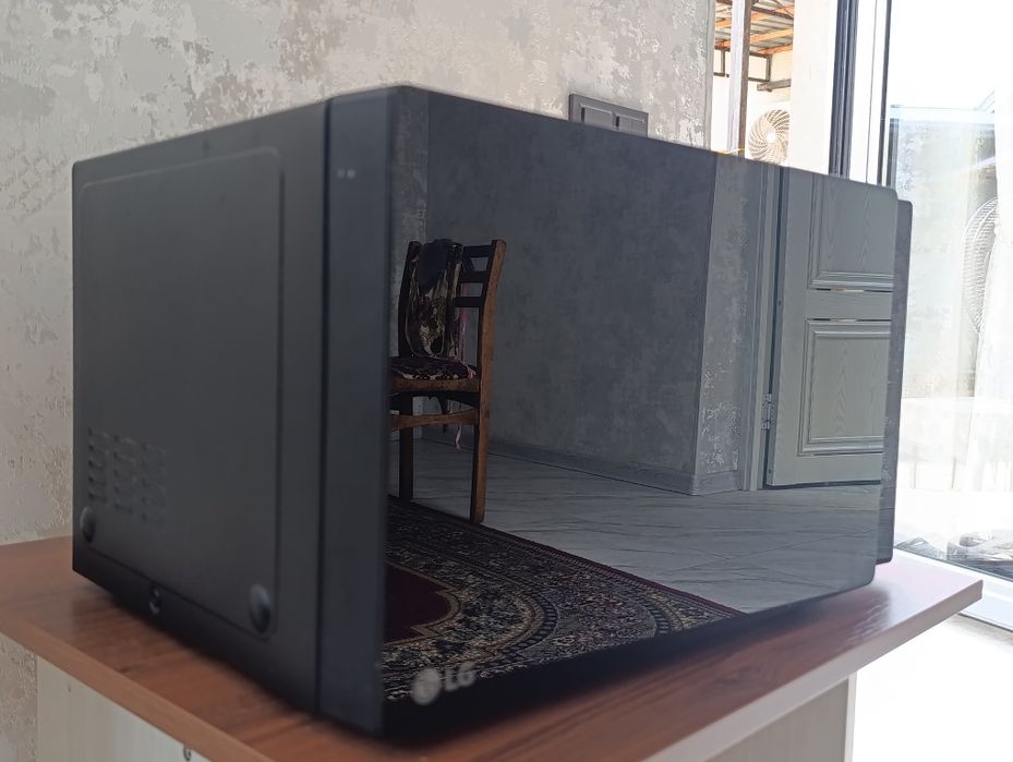 Микроволновая печь LG NeoChef Smart Inverter MS2595GIS