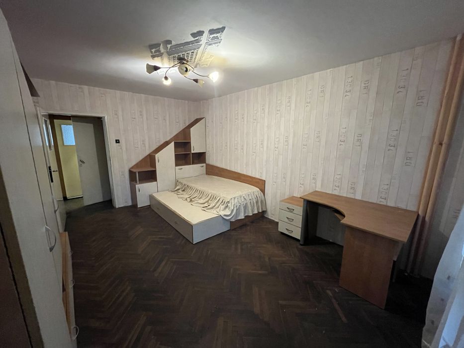 Дава се под наем Четиристаен апартамент в Варна, Цветен квартал - 100 кв.м за 510 € - Снимка #8