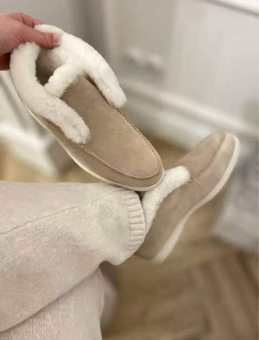 Дамски кремави обувки Loro**piana**