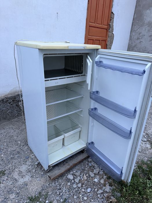 Холодильник бирюса