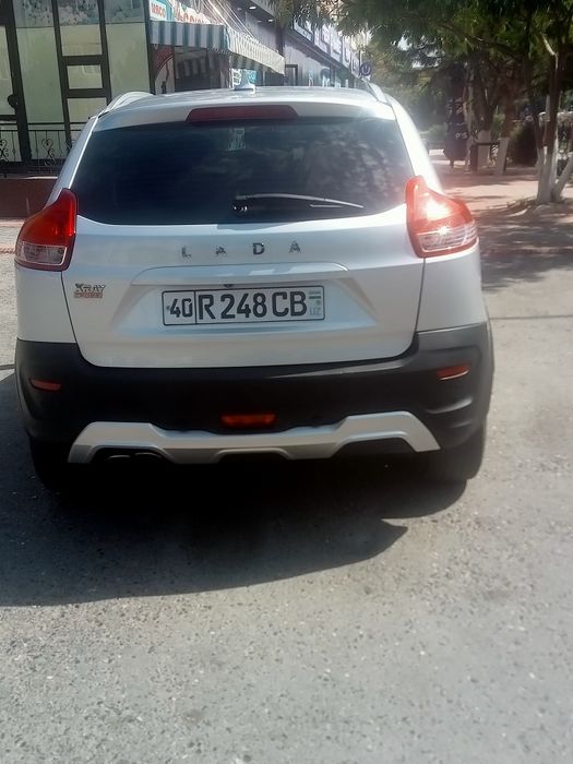 Lada xray cros 2019 yil