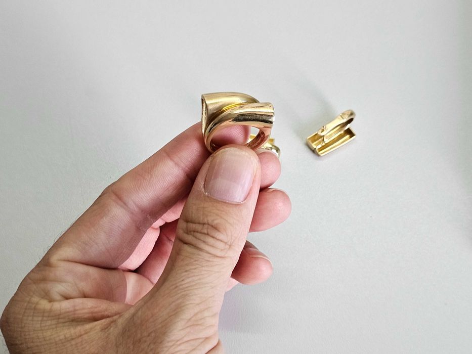 ПРОДАМ Шикарный Комплект: Cерёжки и Кольцо 585 Пробы 13.83 Грамма.