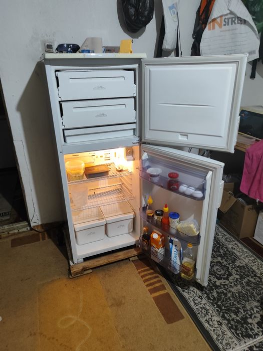 Продам холодильник БИРЮСА