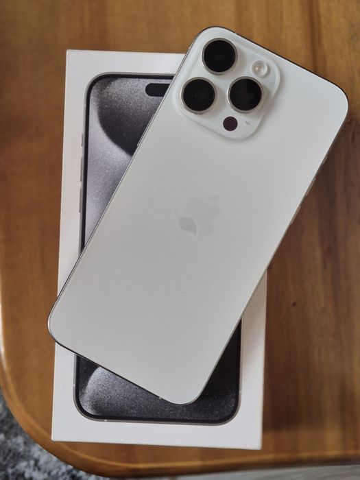 Srochno IPhone 15 pro max  sotiladi