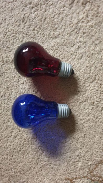 Лампочки маленькие, красная , синяя лампочка