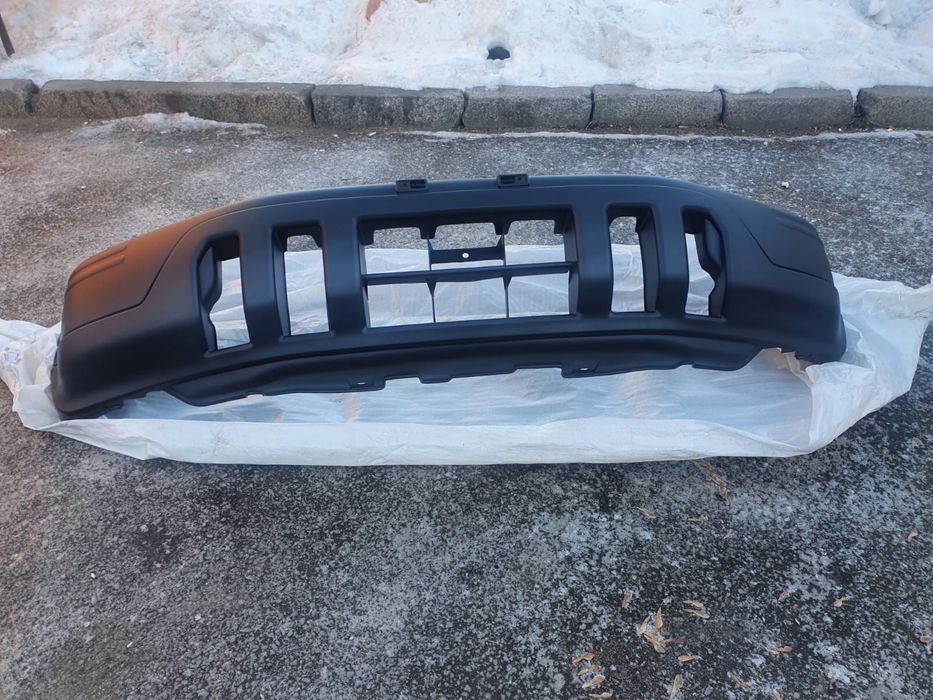 Передний бампер на HONDA CR-V