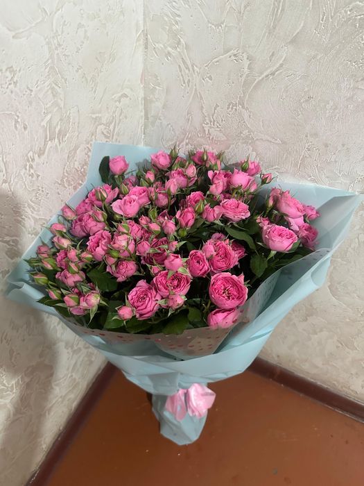 Свежий кустовая роза