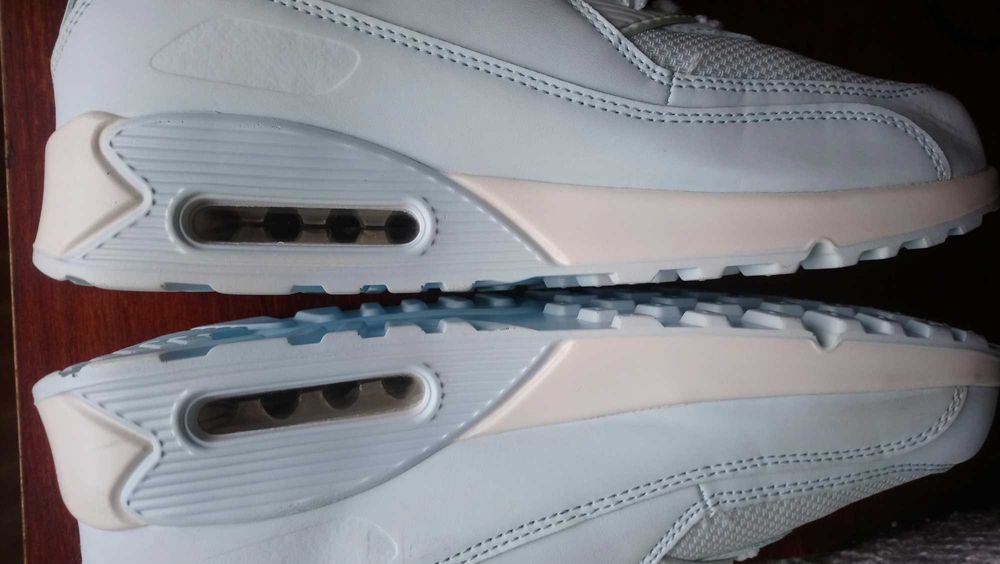 Нови кожено маратонки