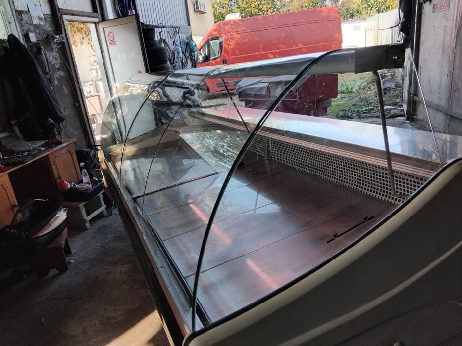 Vitrină Frigorifică Profesională pentru Magazin sau Carmangerie