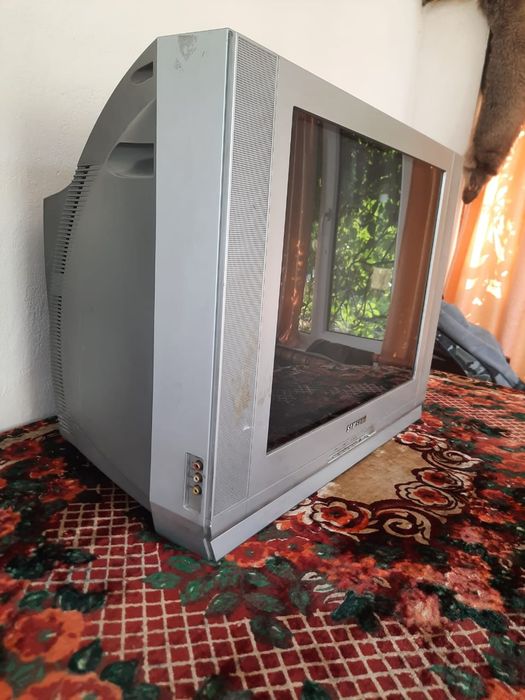 Цветной телевизор