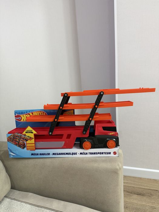 Продам автовоз Hot Wheels