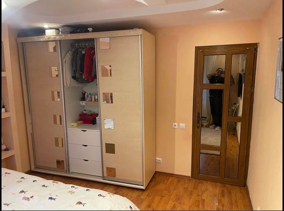 Vând apartament