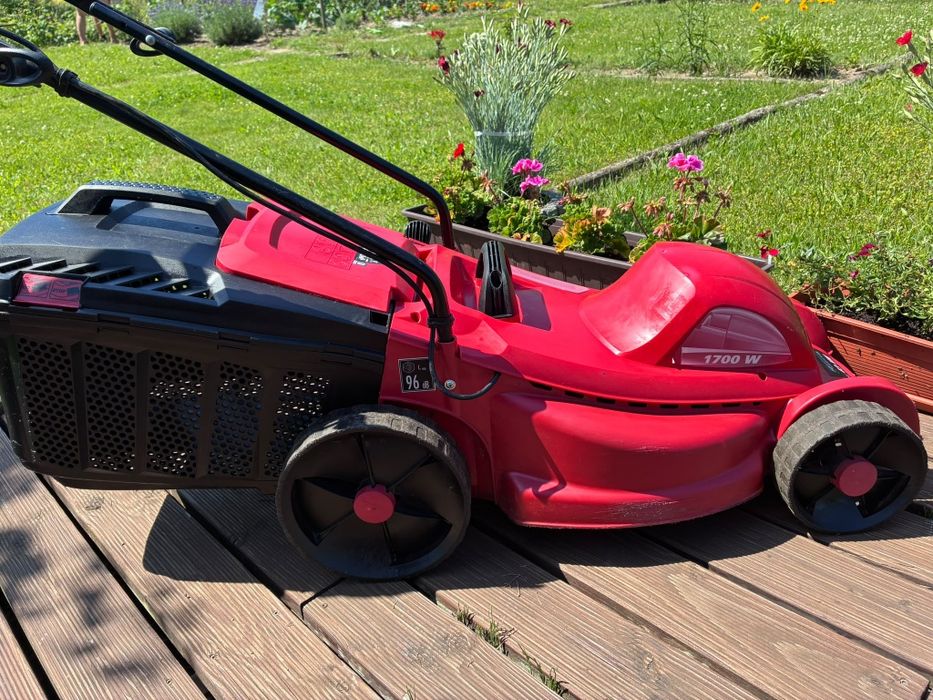 Mașina de tuns iarba electrica Hurricane HE 43 HW