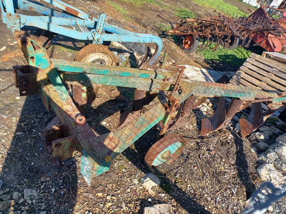 Продавам плуг 5х25