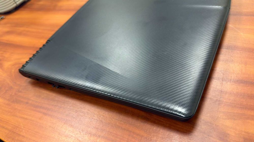 Lenovo Legion Y520 GTX 1050Ti 8GB RAM 1.25TB SSD Нова Батерия Win 11 P