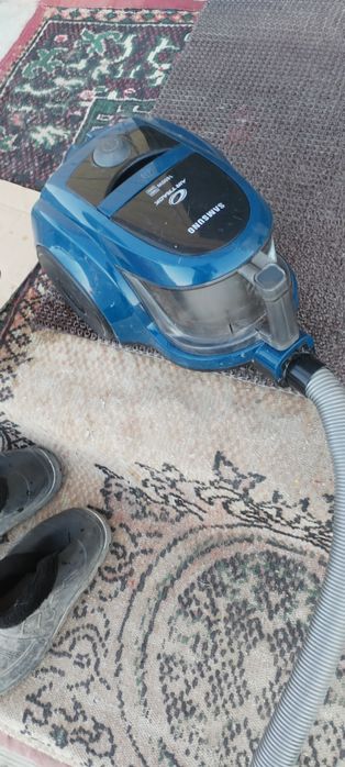 Пылесос самсунг.