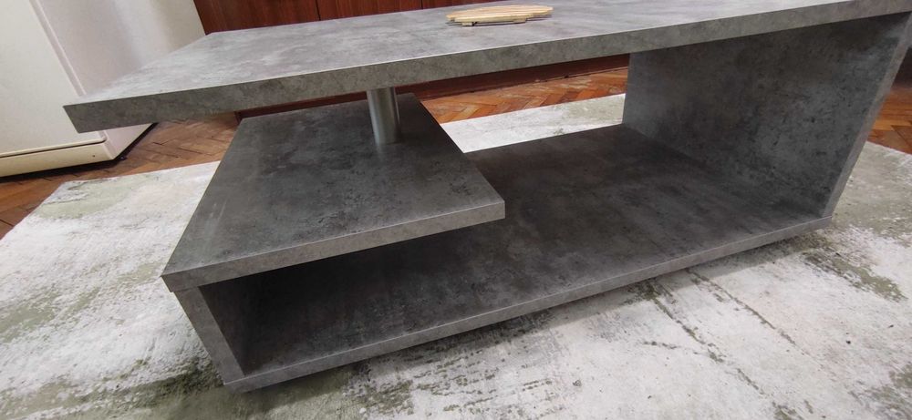 Холна маса, диван, скрин, нощни шкафчета, кутия за ключове