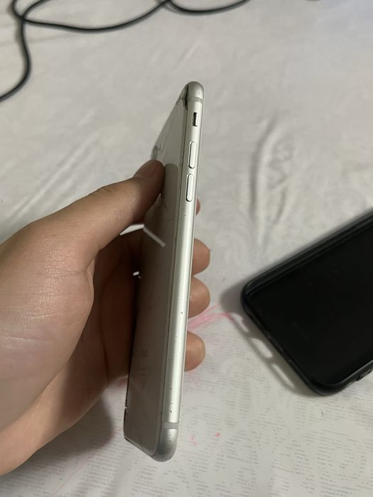 Айфон 8 , 64гб!!