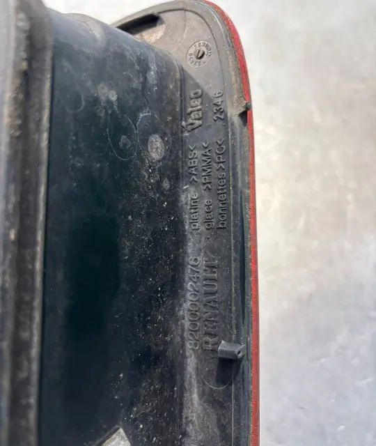 Lampa / Tripla stop stanga pe hayon Renault Laguna 2002