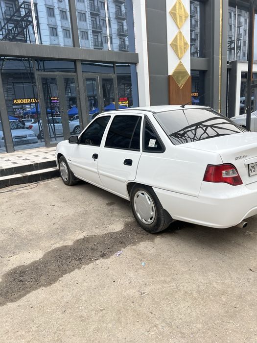 Moshina Sotiladi xolati zor haydashga tayyor hama iwi qilingan