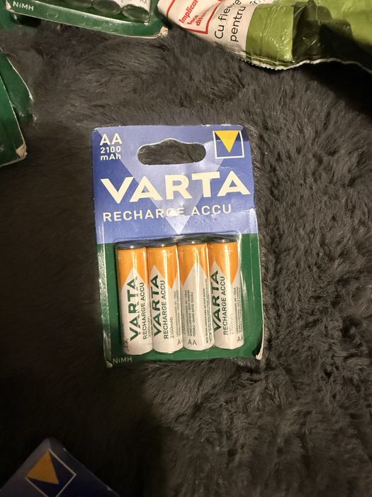 Acumulatori/Baterii reincarcabile VARTA AAA/AA