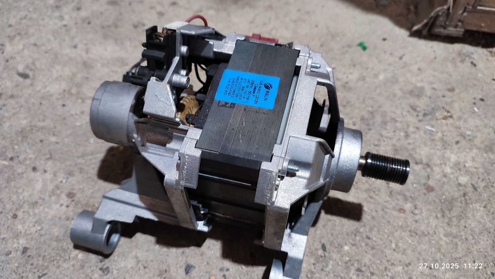 Продавам двигател за пералня CANDy