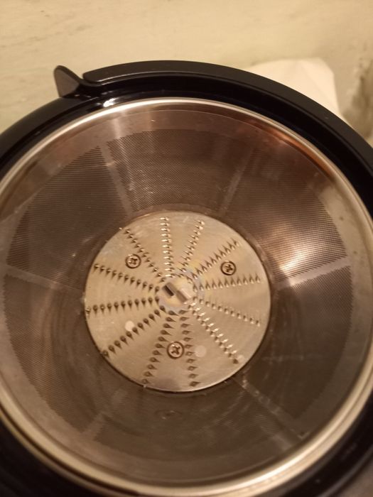 Срочно продам соковыжималку