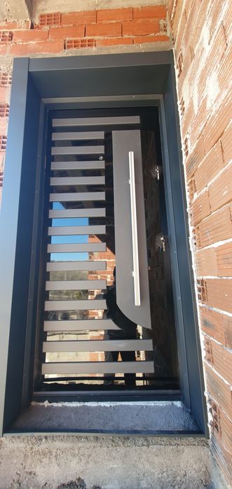 Монтаж Входни врати