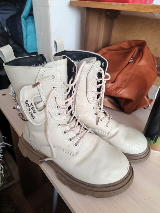 Продам кроссовки ботинки в хорошем качестве