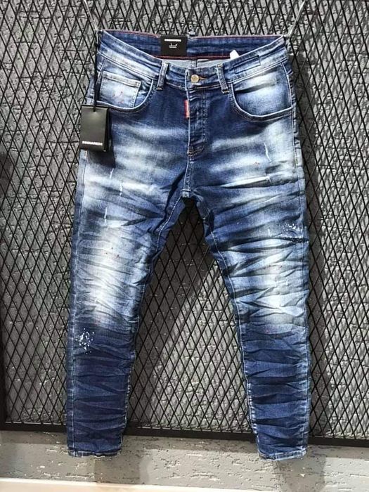 Blugi noi dqiscored material super de calitativ și foarte rezistemt