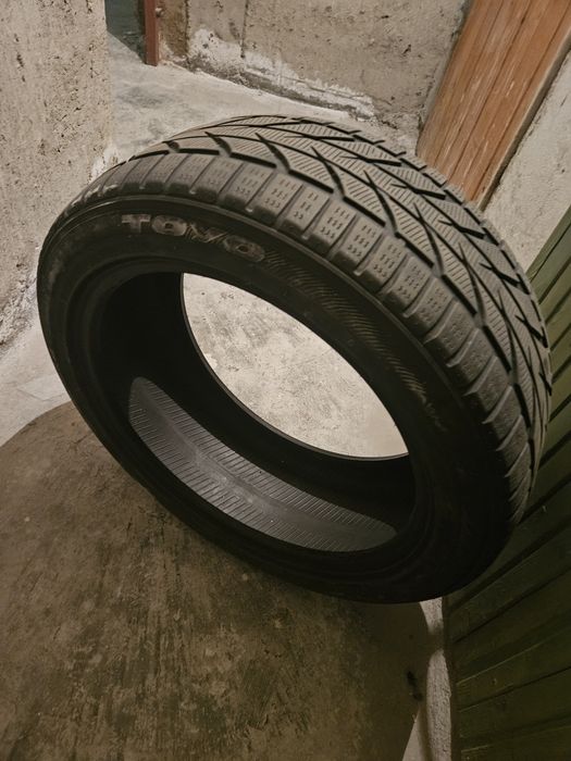 Зимни гуми Toyo 235/45/18