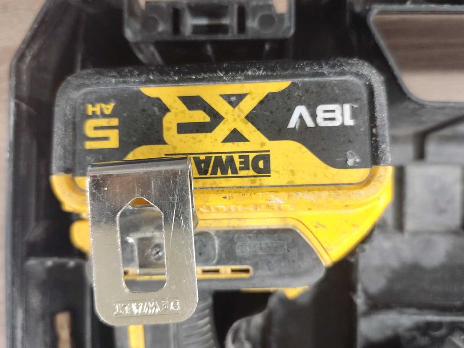 Акумулаторен ударен винтоверт DEWALT DCD709