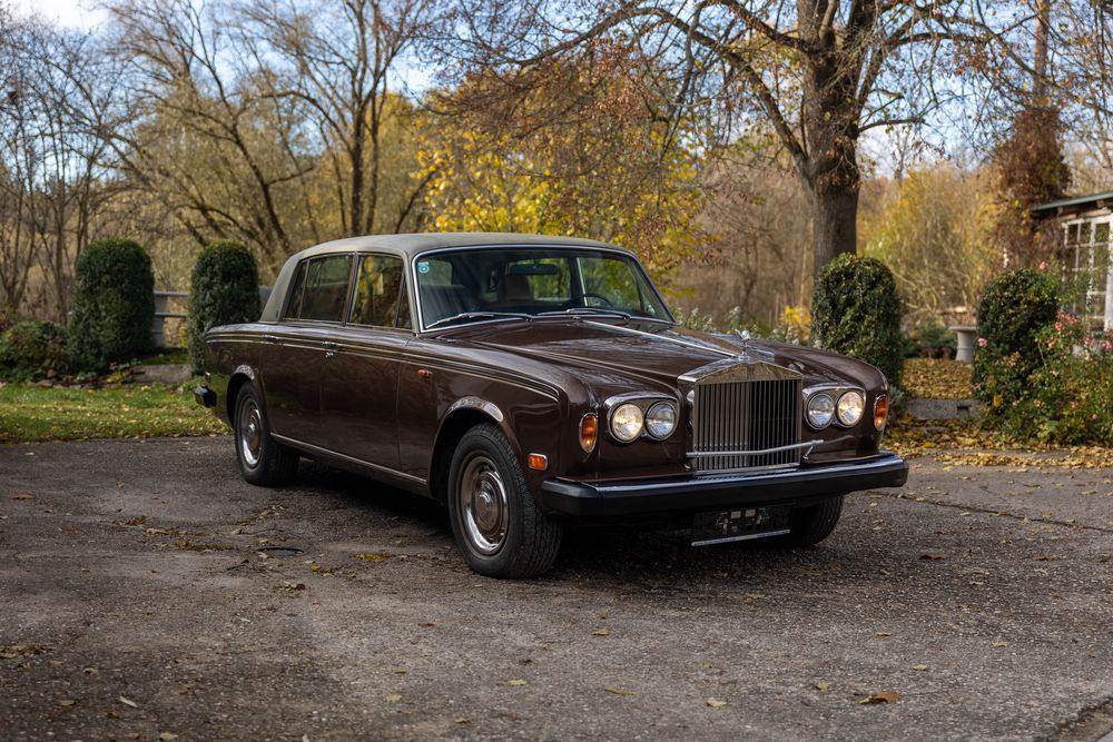 Inchiriez Rolls Royce clasic, retro, epoca, aer conditionat