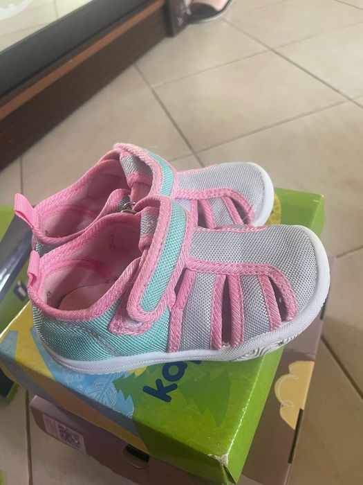 Продаю обувь детскую не дорого