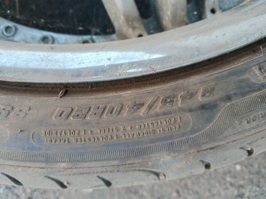 Продам диски на 20. С резиной.