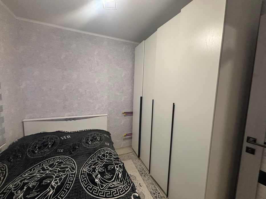 Продаю спальный гарнитур